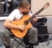 Un guitariste qui décoiffe !