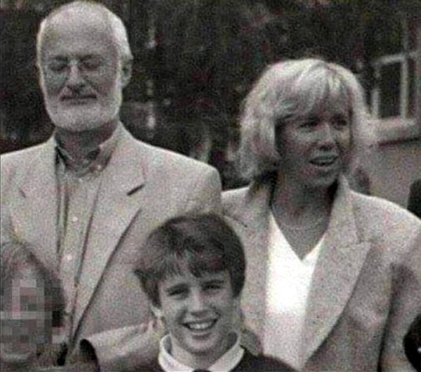 C'est fou ce que le temps passe vite... C'est fou ce que le temps passe vite...