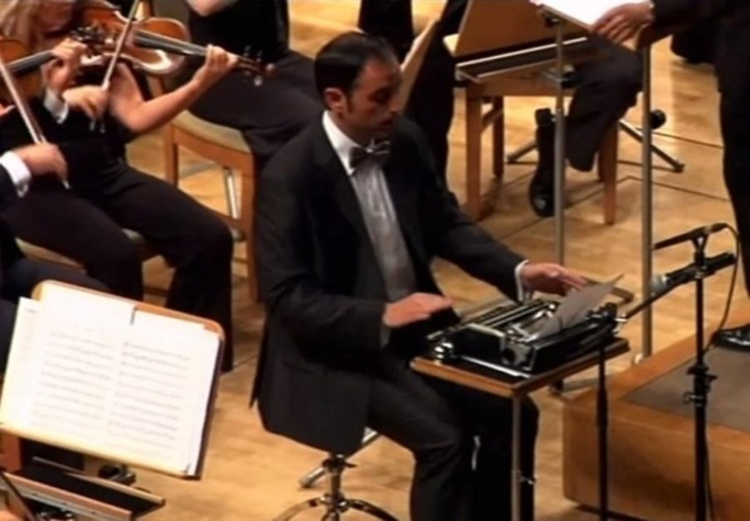 Orchestre et machine à écrire Orchestre et machine à écrire