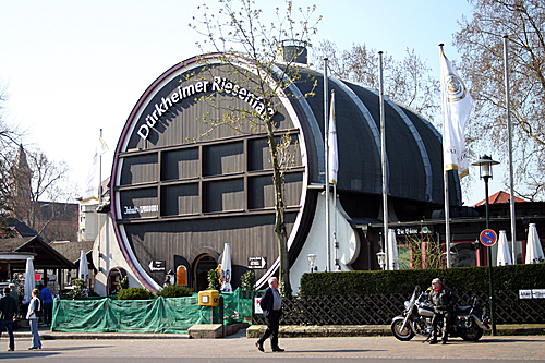 Le plus grand tonneau du monde : Bad Dürkheim Le plus grand tonneau du monde : Bad Dürkheim
