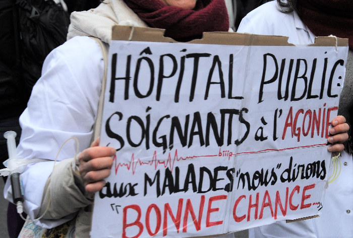 Un médecin dénonce la casse de l'hôpital public pendant la pandémie