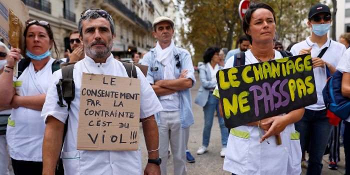 "J'ai très envie d'emmerder les non-vaccinés jusqu'au bout !" E. Macron