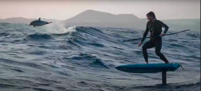 Les planches de prone ne sont déjà pas très  stables pour les débutants, alors sur l'hydrofoil dans la houle...