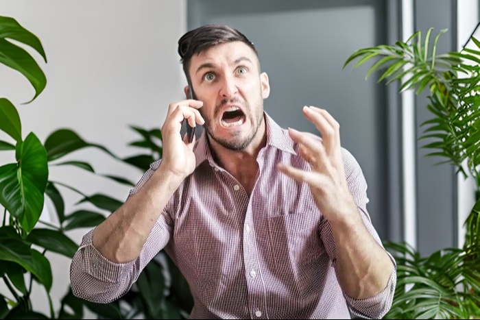 Qui m’appelle ? Petit guide pratique contre la fraude téléphonique Qui m’appelle ? Petit guide pratique contre la fraude téléphonique