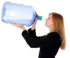 Non, vous n'avez pas à boire huit verres d'eau par jour !