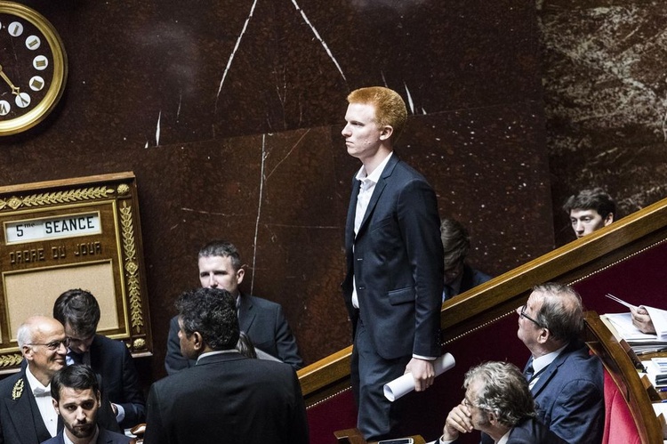 Les députés Insoumis, premiers vrais parlementaires de l'ère numérique