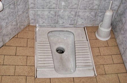 Les belges ont inventé les toilettes à la turque. Les turcs n'ont fait qu'ajouter le trou !