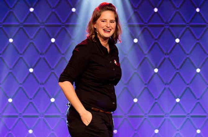 Gratuit Images Elodie Poux Defend L I V G actualisé salutations