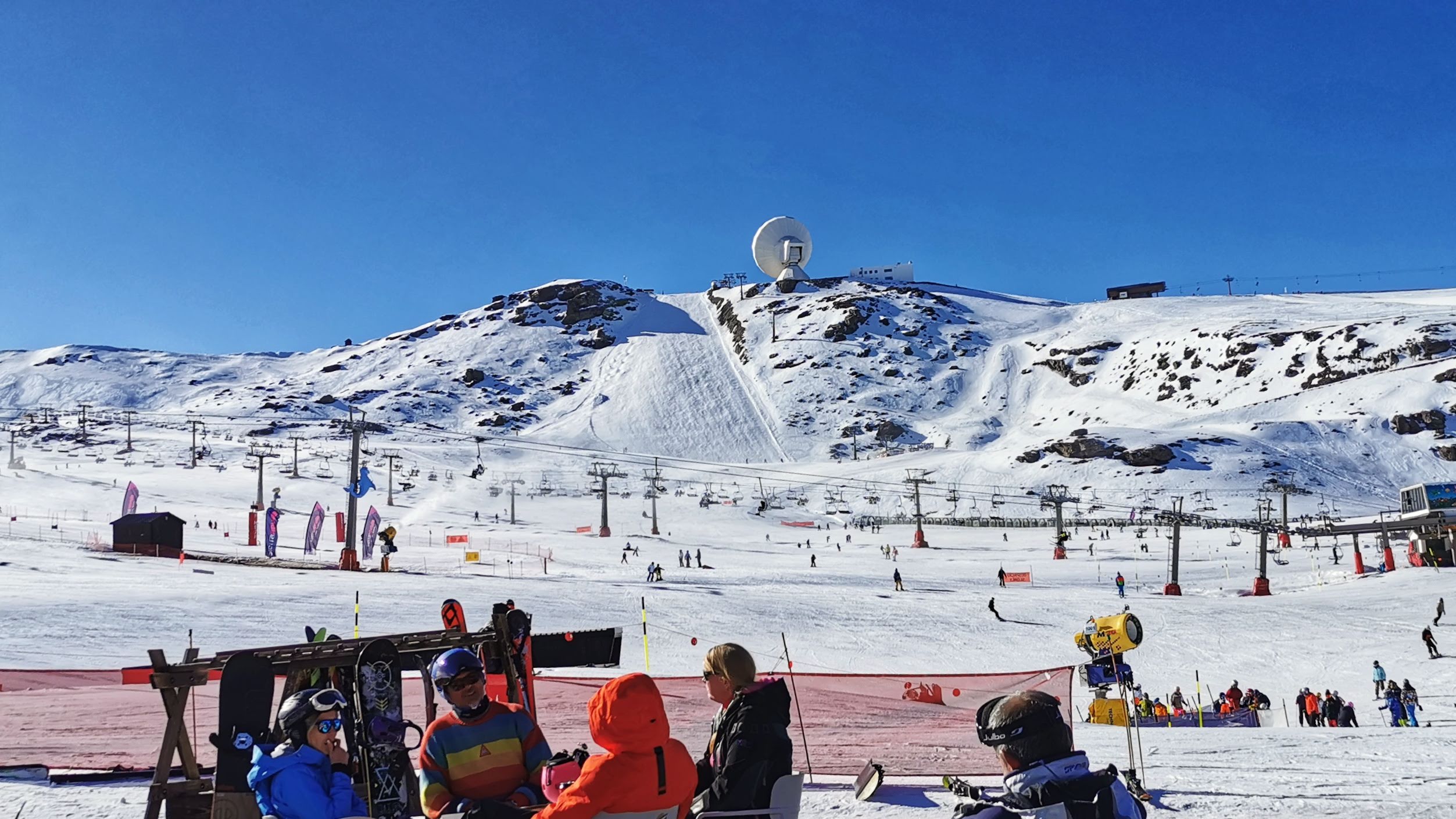 Notez le ciel bleu, sans nuage. C'est comme cela toute la journée quand il fait beau. Et c'est très souvent le cas