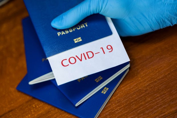 Covid-19 : pourquoi la vaccination obligatoire des soignants reste un dilemme en France