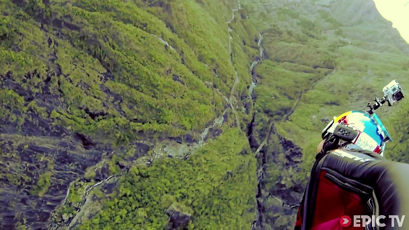 La Réunion en wingsuit !