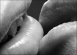 Dix secondes de baiser, c'est 80 millions de bactéries échangées !