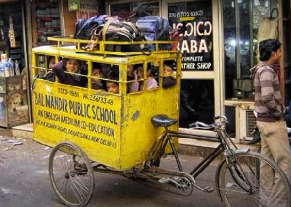 Transports scolaires en Inde : ne riez pas, tous les grands patrons de ce monde sont Indiens !