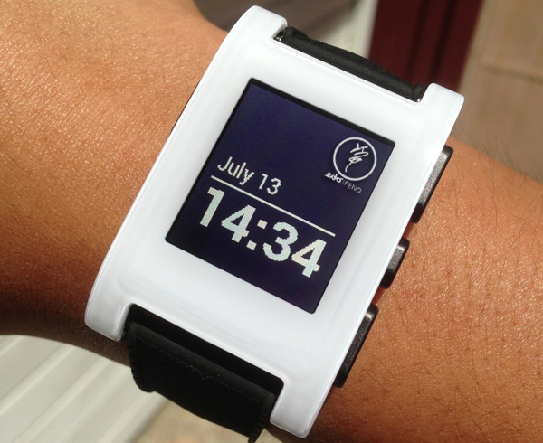 Ma Pebble actuelle. Moins bling-bling, tu meurs !