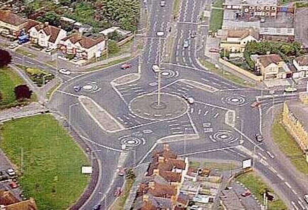 Les anglais inventent le rond point magique !