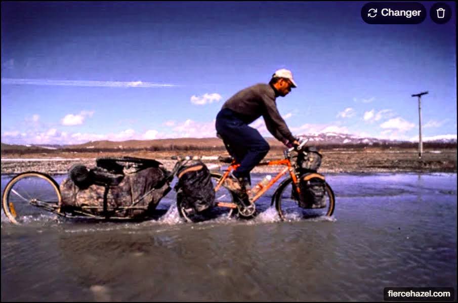 Si vous avez fait un peu de vélo dans votre vie, imaginez l'effort que cela représente : pédaler avec 100 kilos de matériel, dans l'eau ! Si vous avez fait un peu de vélo dans votre vie, imaginez l'effort que cela représente : pédaler avec 100 kilos de matériel, dans l'eau !