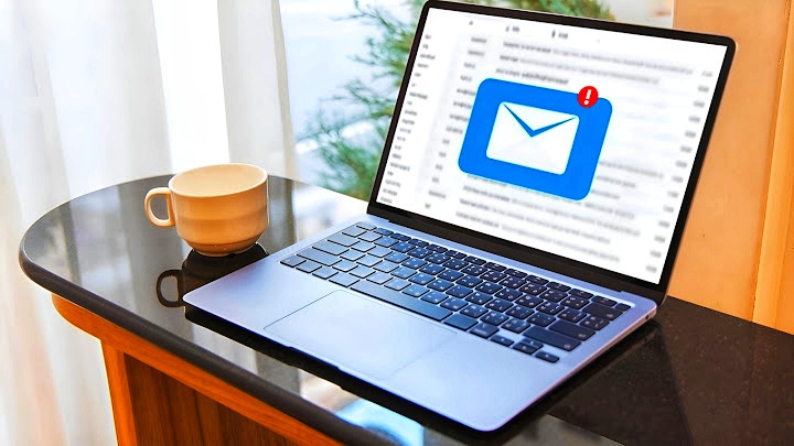 Amis seniors : méfiez-vous des e-mails qui vous veulent du bien ! Amis seniors : méfiez-vous des e-mails qui vous veulent du bien !