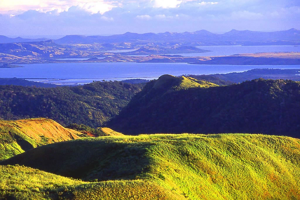 Très belle photo de la baie de Diégo Suarez, que j'ai beaucoup fréquentée Très belle photo de la baie de Diégo Suarez, que j'ai beaucoup fréquentée