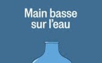 Main basse sur l'eau