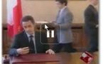 Sarko et le stylo