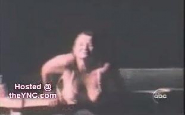 Regarde les femmes tomber...