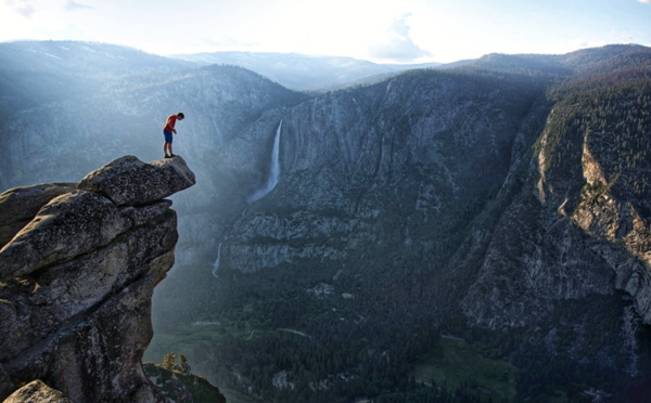 Alex Honnold ou l'escalade sans corde (!) des pentes les plus difficiles du monde