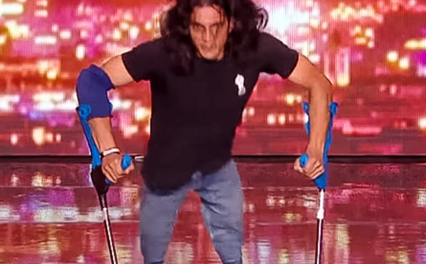 Bboy, un danseur de breakdance né avec un handicap, bouleverse le jury par sa prestation