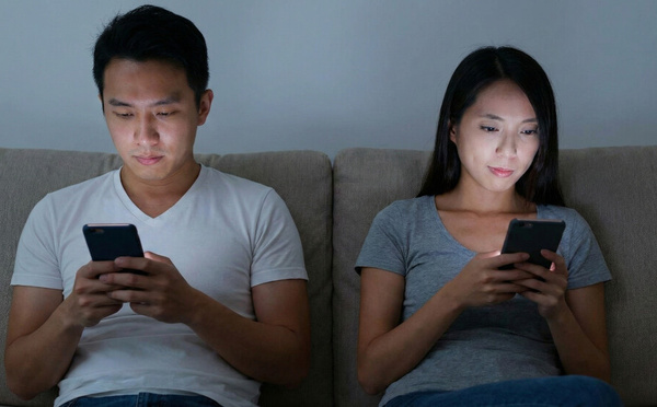 Et si les vrais responsables de l'addiction des enfants, c'était nous ?